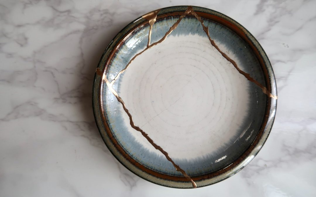 Kintsugi Plate image for article on Kintsugi available at Inner Compass Psychotherapy Hong Kong